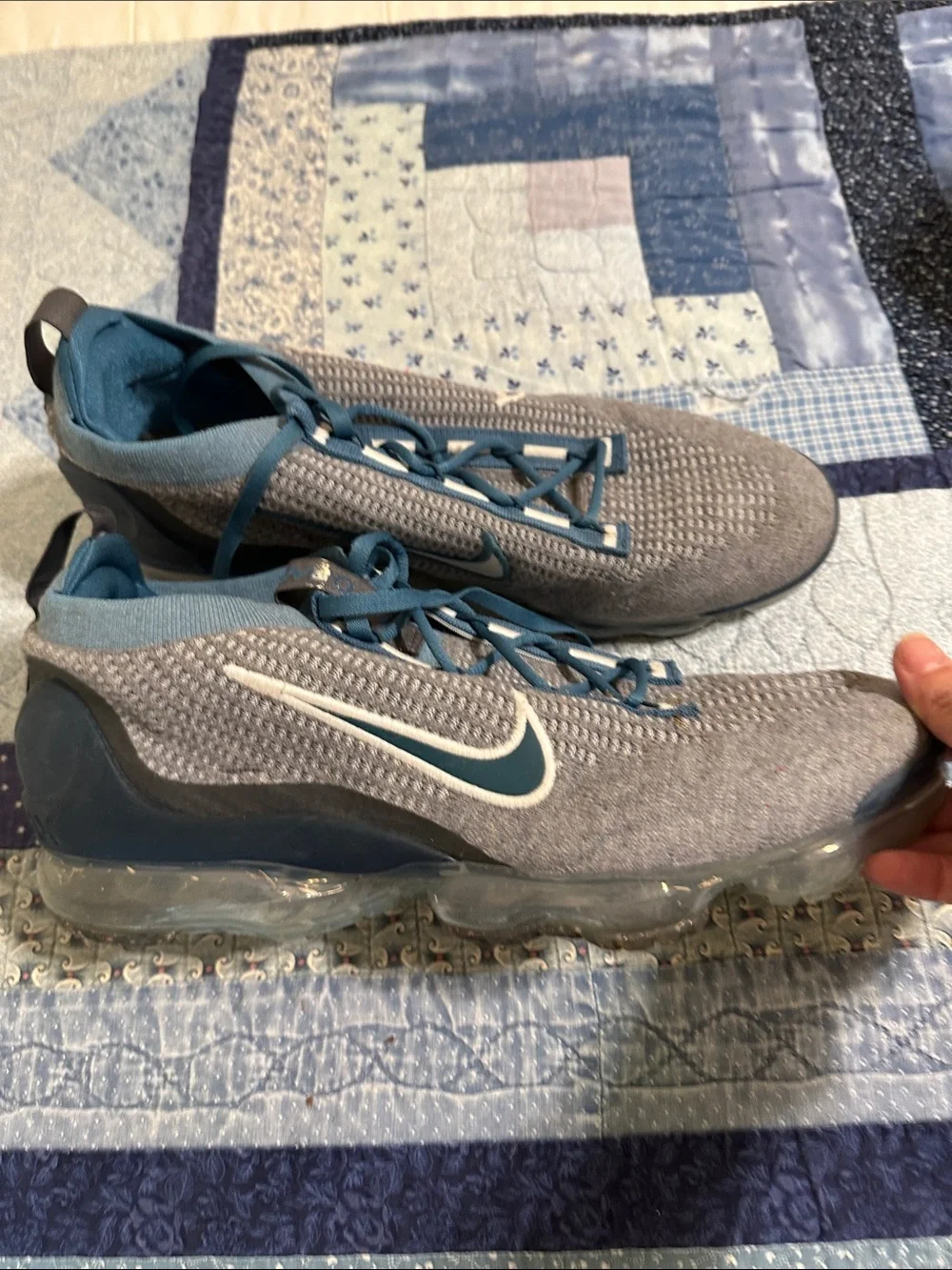 Nike Men's Grey Knit Sneakers with Teal Accents